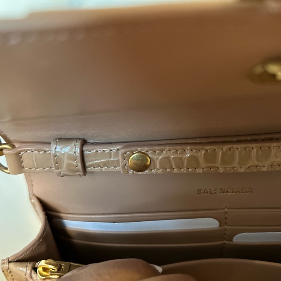 Balenciaga Hourglass Wallet With Chain Nude Crocodile Embossed - Picture 2 of 8